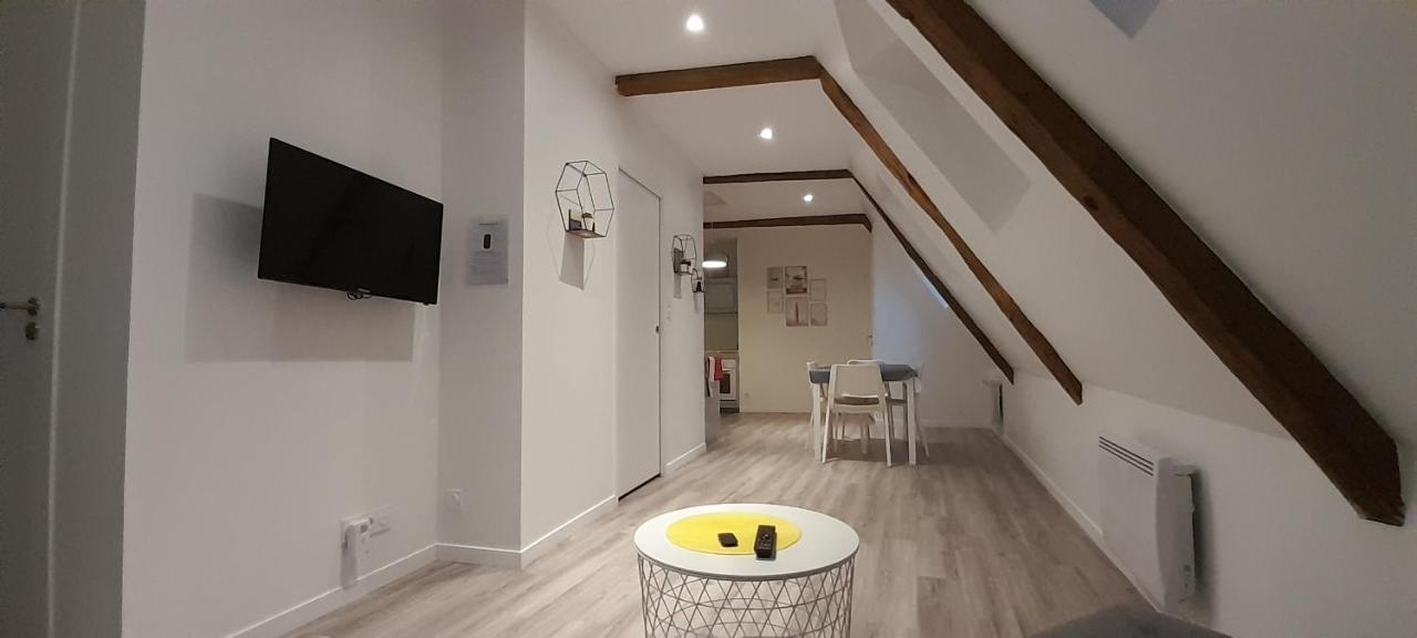 Appartement Dans Maison De 1789 Au Centre De Vitre Exterior photo