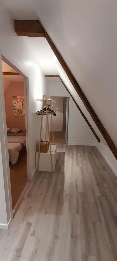 Appartement Dans Maison De 1789 Au Centre De Vitre Exterior photo